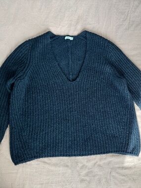 Closed Navy Chunky V-Neck Sweater, M